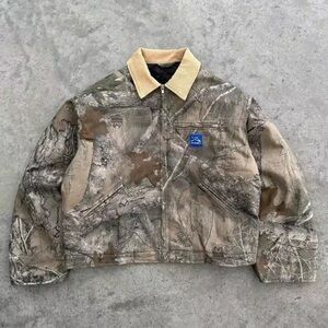 Camouflage Jacket with Beige Collar